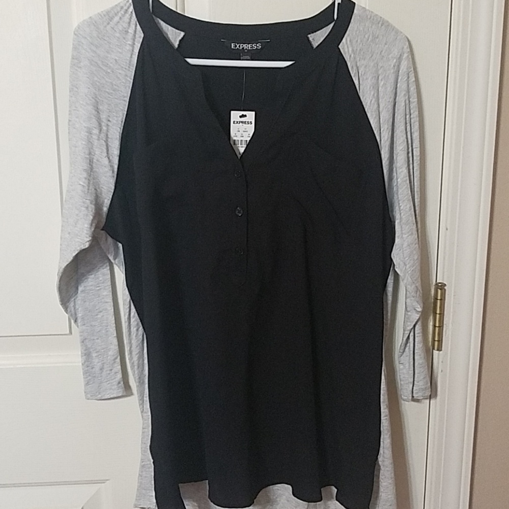Black & gray 3/4 sleeve top.